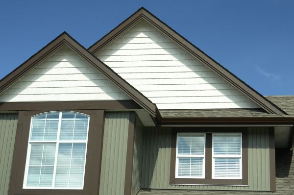 Vertical Vinyl Siding Repair in Terre Haute