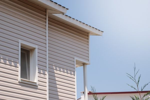 Cost of Vinyl Siding Hole Repair in Terre Haute